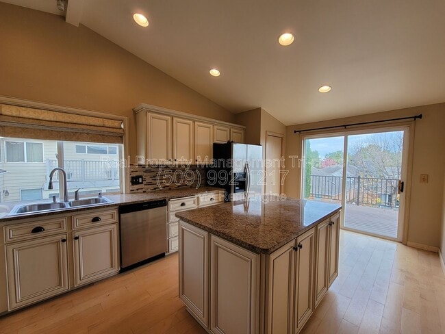 Building Photo - 2628 Scottsdale Pl