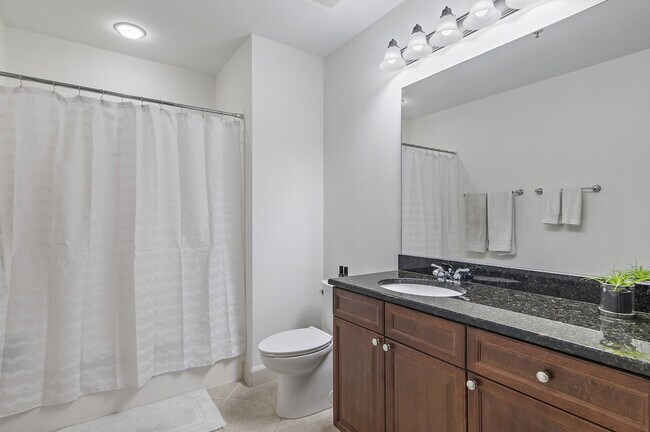 Building Photo - 725 Gulf Shore Dr