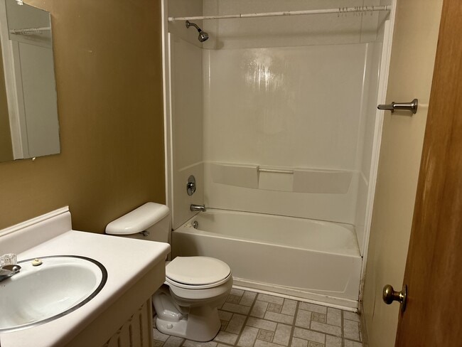 Building Photo - 1688 Tabortown St