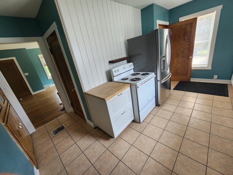 Kitchen - 260 1st St S