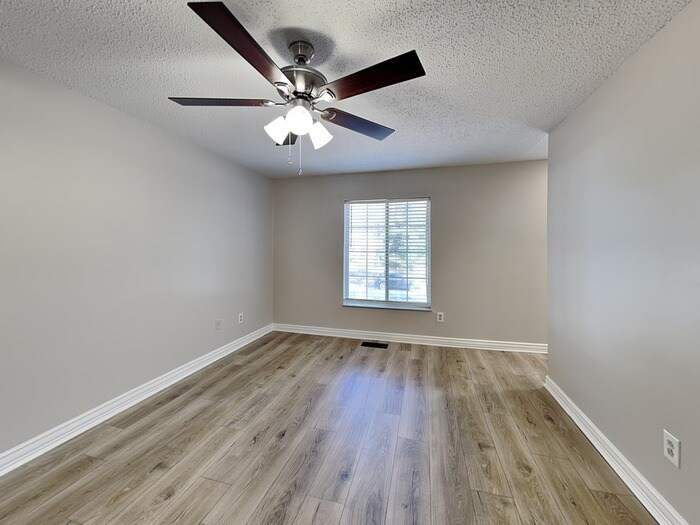 Building Photo - 7315 Connan Ln