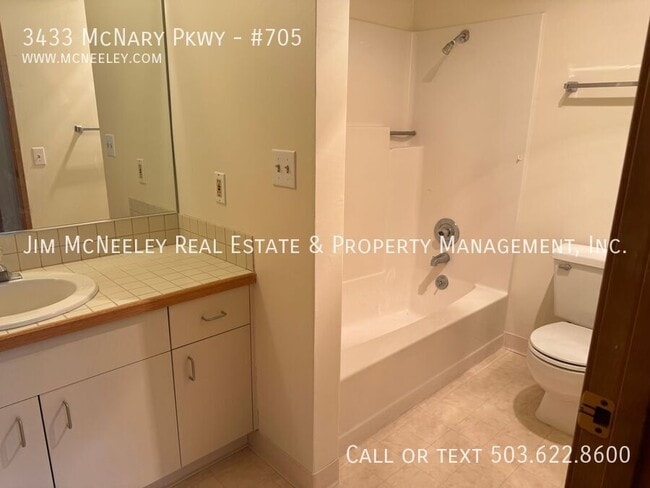 Building Photo - 3433 McNary Pkwy