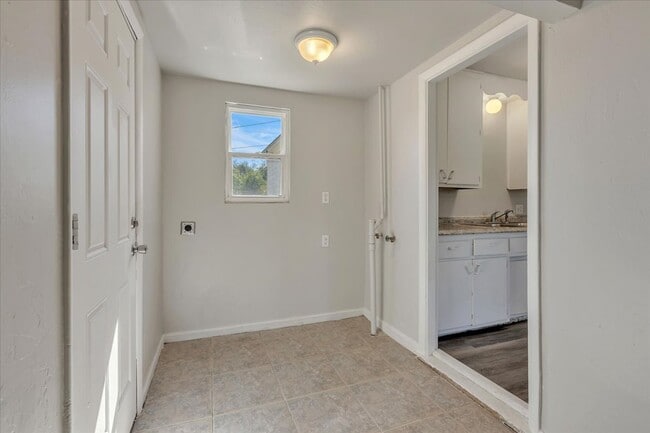 Building Photo - 2000 N Douglas Blvd