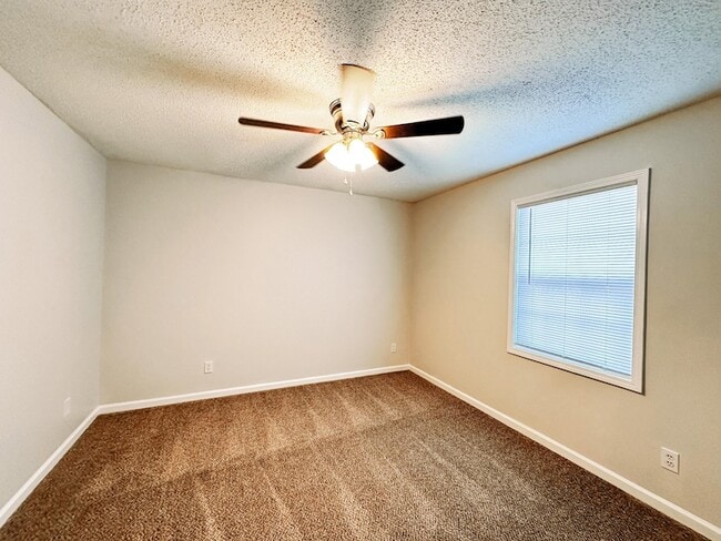 Building Photo - 108 Ballygar St