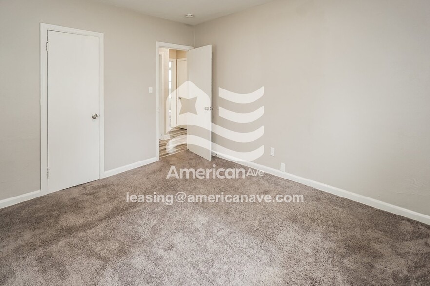 Building Photo - 20 Leander Dr