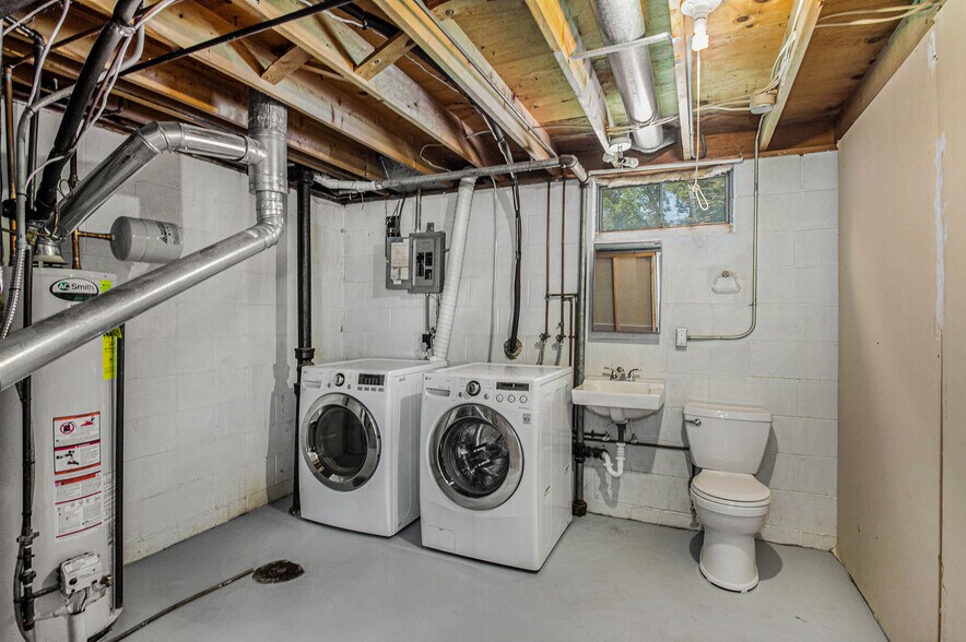 Utility Room - 4622 Parkview Dr