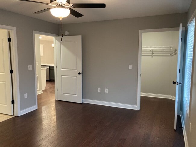 Building Photo - 116 Legacy Ct