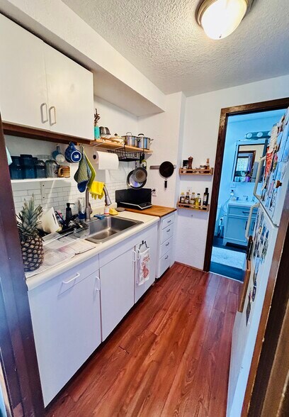 Kitchen - 2122 Dickinson Ave NW