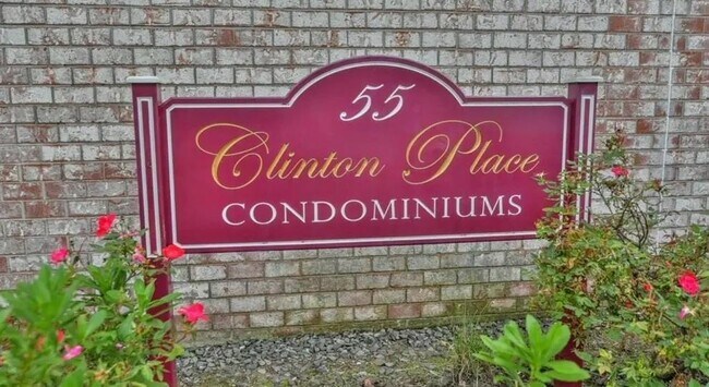 Building Photo - 55 Clinton Pl