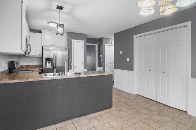 Building Photo - 3663 S Cindy Jo Dr