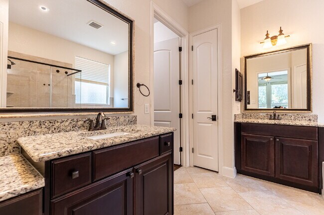 Building Photo - 5041 Country Nest