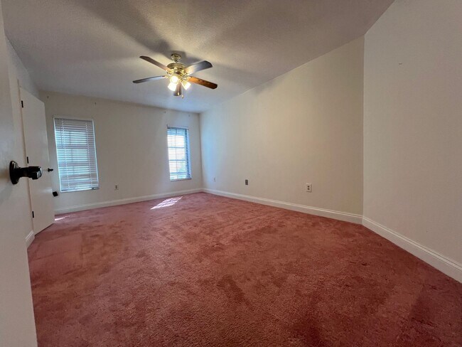 Building Photo - $1,350 * Annual **** Private, Gated Community - Rolls Landing ** 2 Bed / 2 Bath Condo - Unfurnished