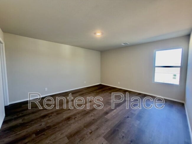 Building Photo - 1008 W Lawton Rd