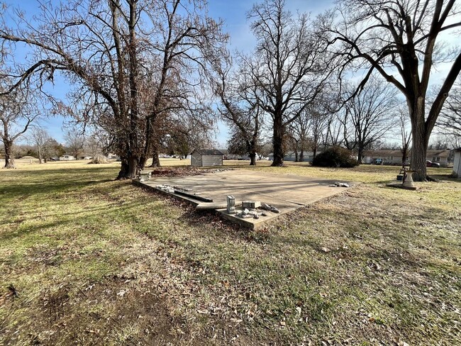 Building Photo - 3 Bed | 1 Bath | House | 2.5 Acres