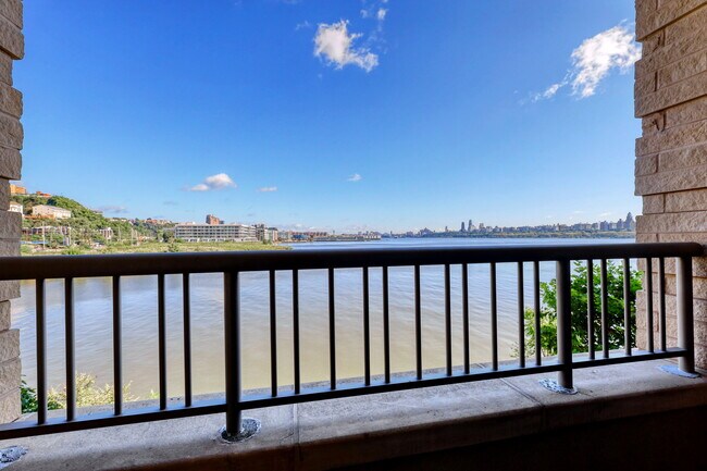 Building Photo - 8100 River Rd