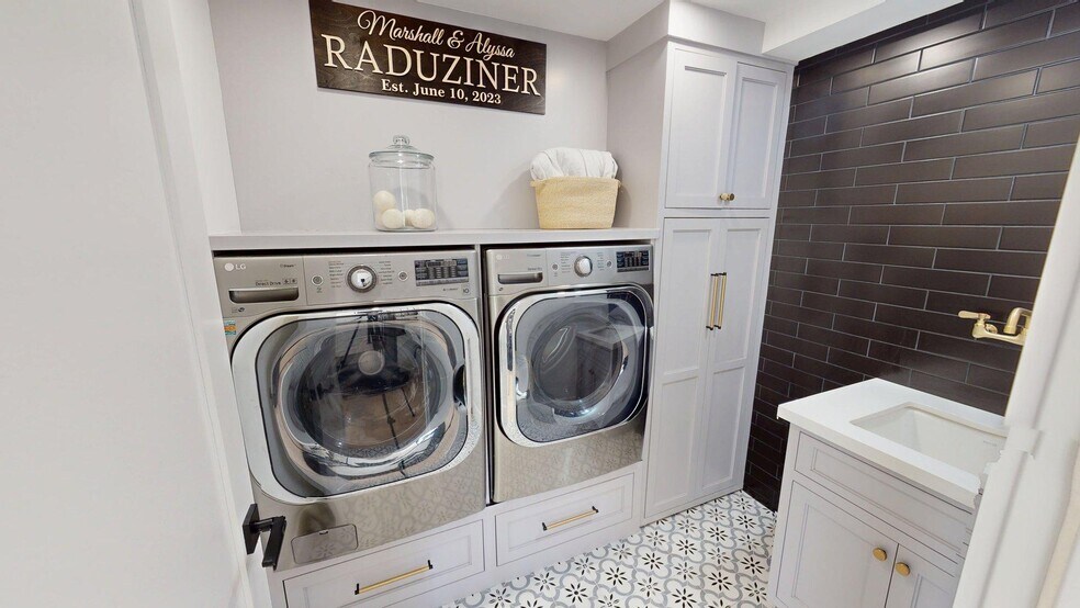 Building Photo - 880 Cayo Grande Ct