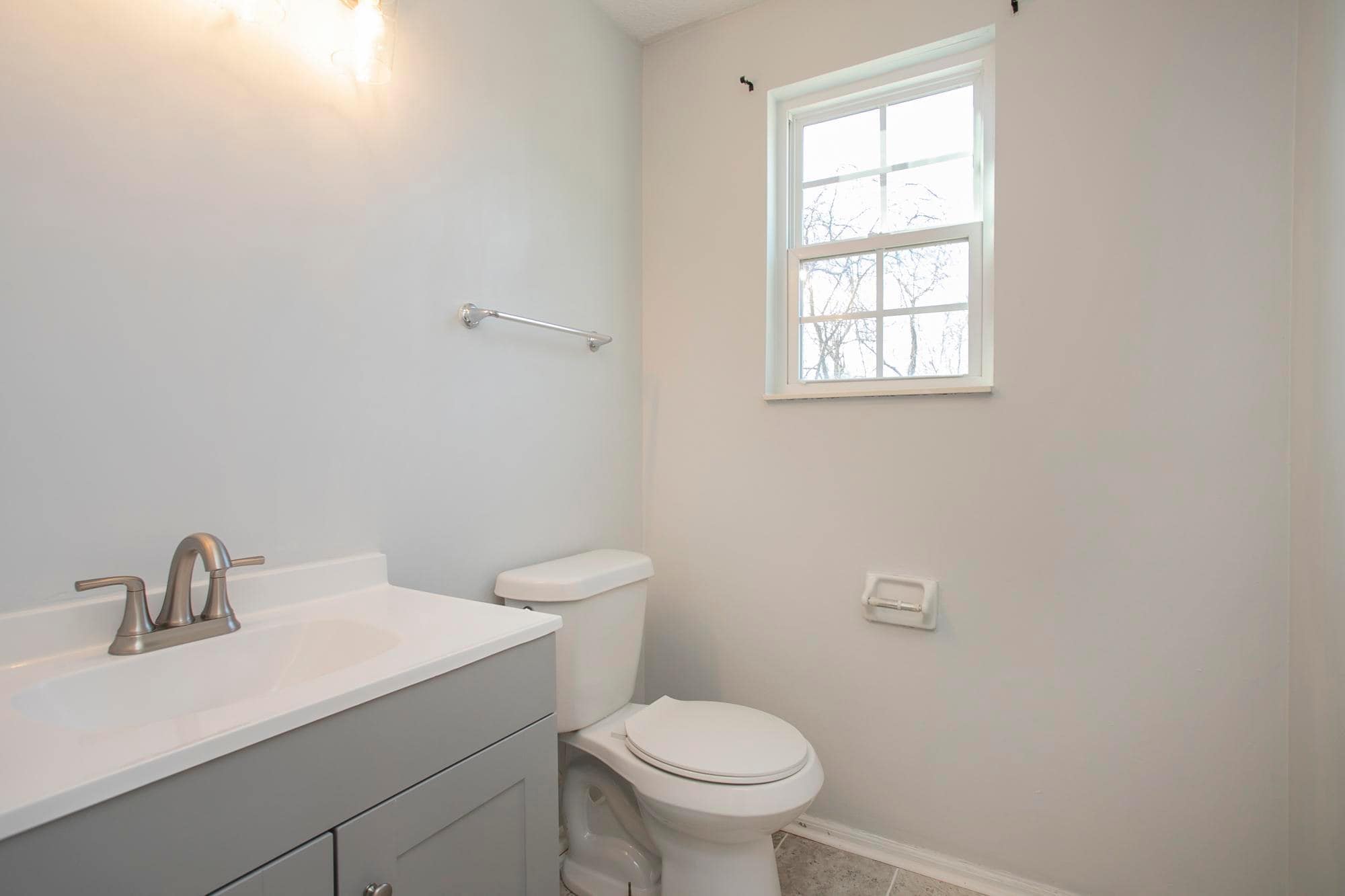 Half Bathroom downstairs - 105 Jacksons Retreat Ct