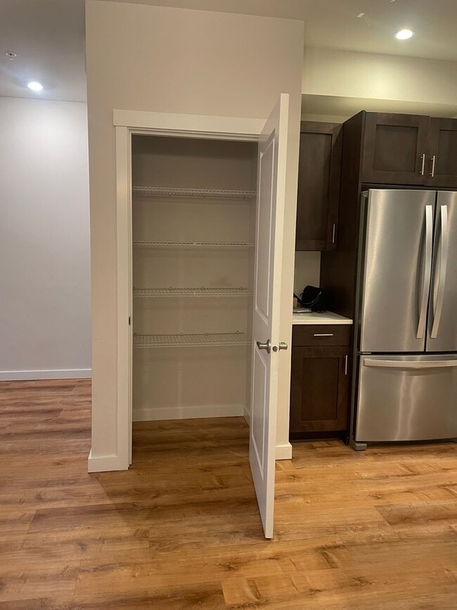 Building Photo - 2 bed/1 bath in Southeast Redmond