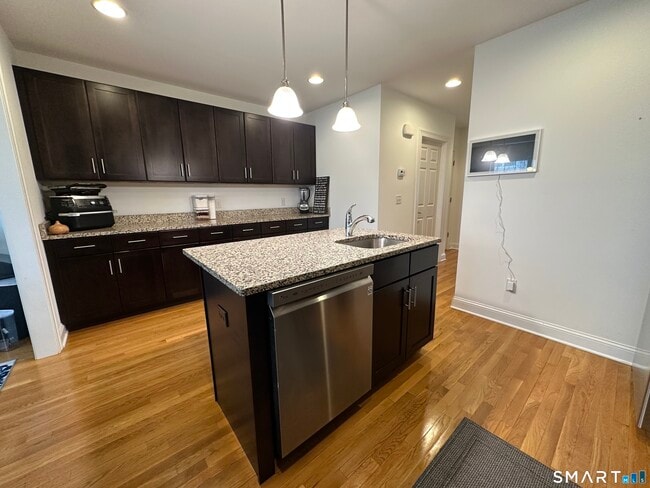 Building Photo - 502 Copper Square Dr