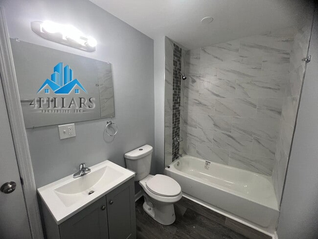 Building Photo - "Spacious 4-Bed, 2-Bath Gem on Kentucky Street – 2,178 Sq. Ft. of Comfort!"