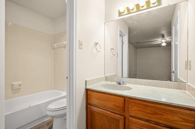 Building Photo - 13309 Saddlebrook Trail