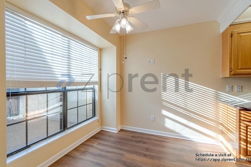 Building Photo - 8533 Sawyer Brown Rd