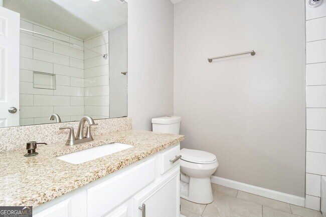 Building Photo - 2869 Overlake Run