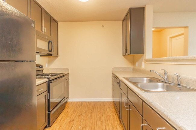 Building Photo - 11320 Greenwell Springs Rd