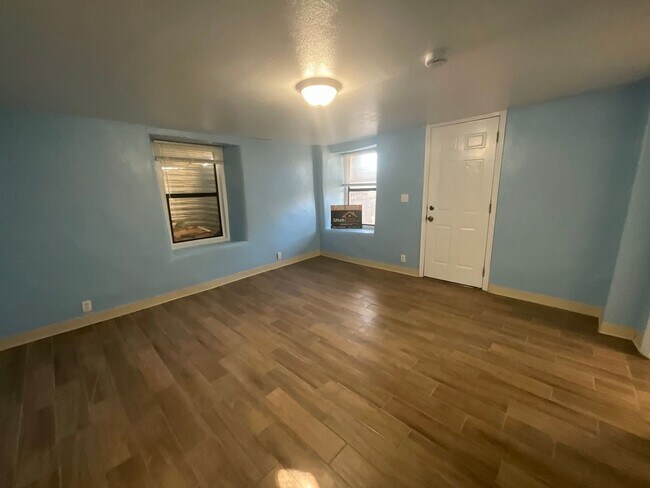 Building Photo - 295 E