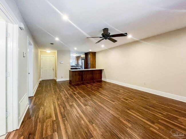 Building Photo - 3300 N Sugartree St