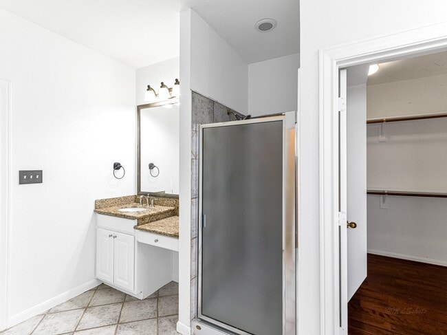 Building Photo - 5407 Lake Pl Dr