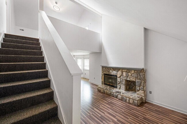 Building Photo - 3606 Top of the Pines Ct