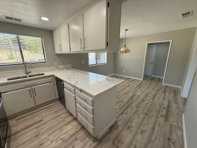Building Photo - 2 ON 1 PROPERTY in ALPINE! 3BR/2BA home PL...