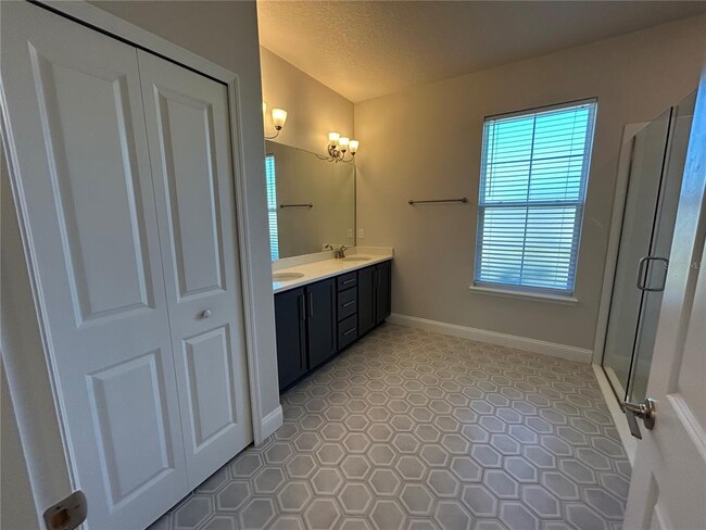 Building Photo - 20 Whittlesey Ln