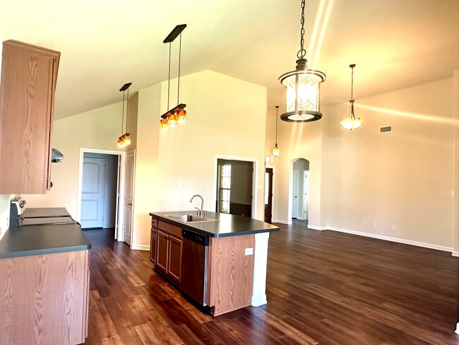 Building Photo - 429 Foxcraft Dr