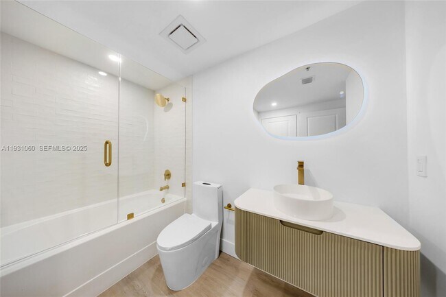 Building Photo - 170 SE 14th St