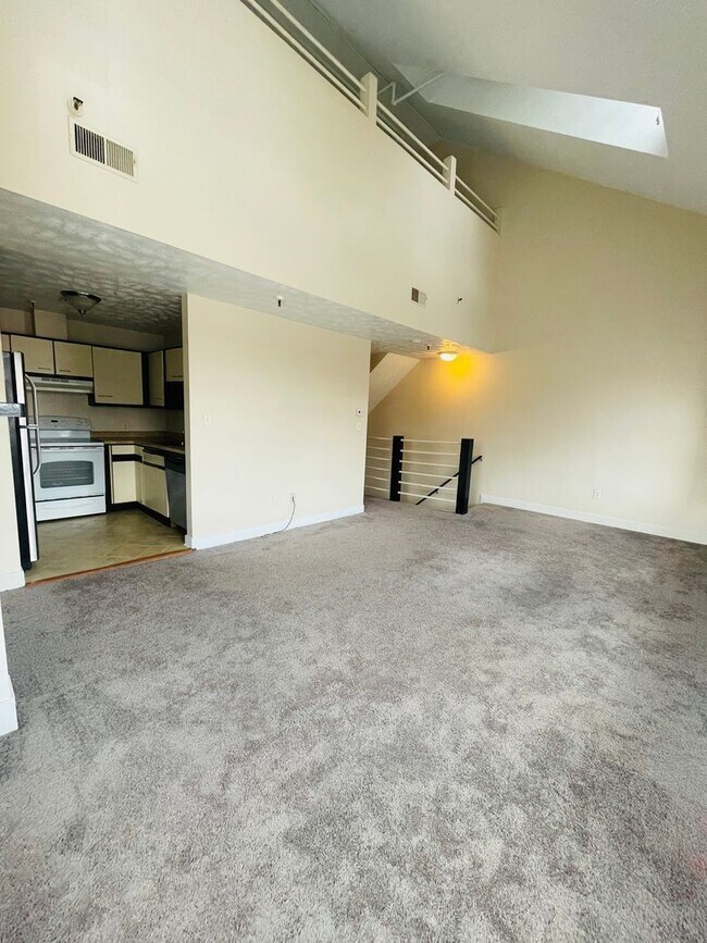 Building Photo - 1731 E Main St