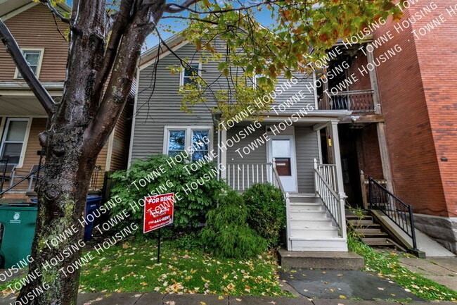 Building Photo - 105 Mariner St