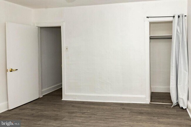 Building Photo - 2842 Cantrell St