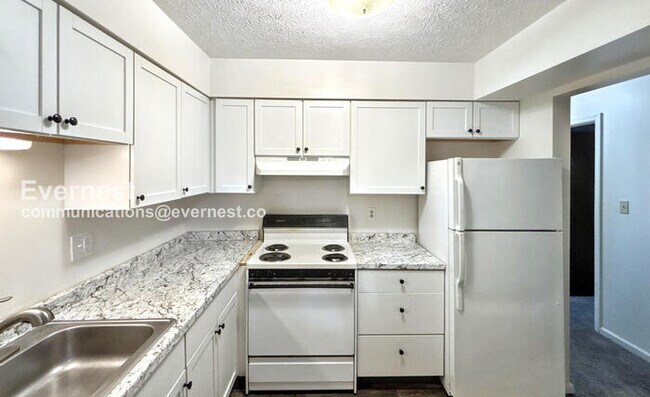 Building Photo - 5245 Portland St