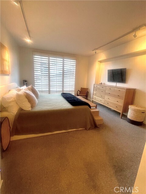 Building Photo - 850 E Ocean Blvd