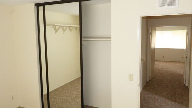 Building Photo - 3 bedrooms townhome in Chula Vista CA - Terranova Area