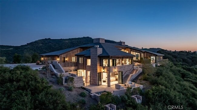 Building Photo - 3121 Old Topanga Canyon Rd