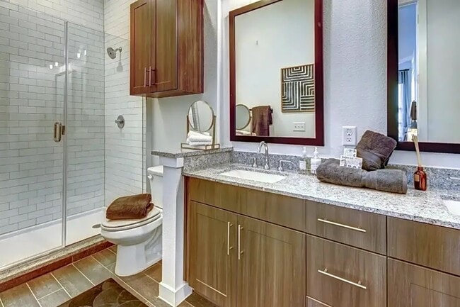 Building Photo - 221 W Lancaster-4244