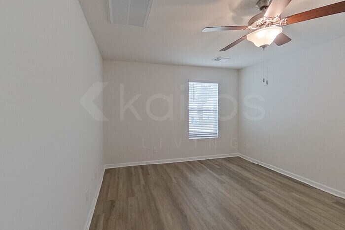 Building Photo - 115 Overstreet Way