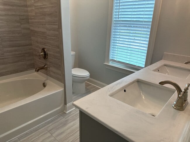 Building Photo - 20 Owens Rd