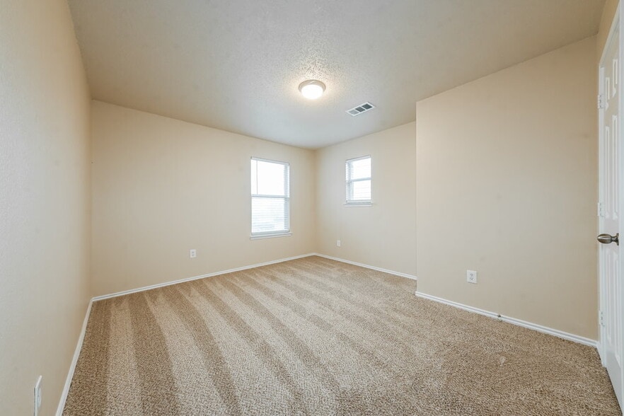 Building Photo - 604 Snowy Orchid Dr