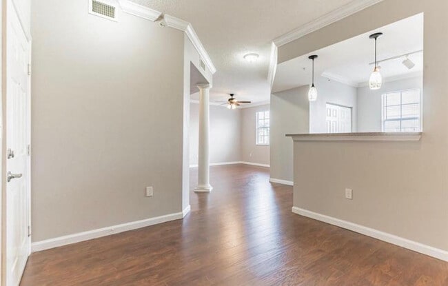 Building Photo - 533 NE 3rd Ave