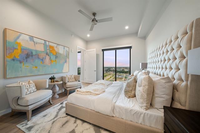 Building Photo - 3111 Sunset Blvd