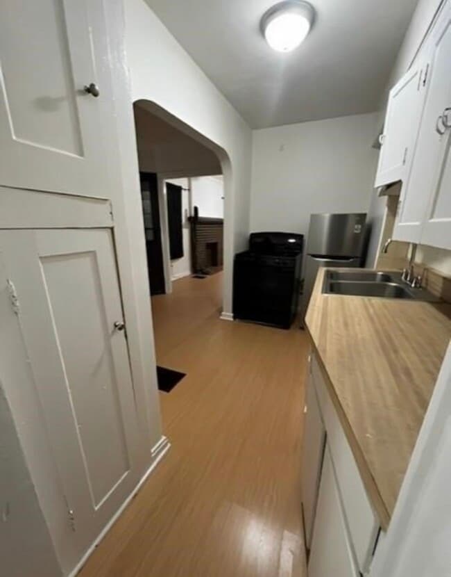 Building Photo - 28 Richmond Ave